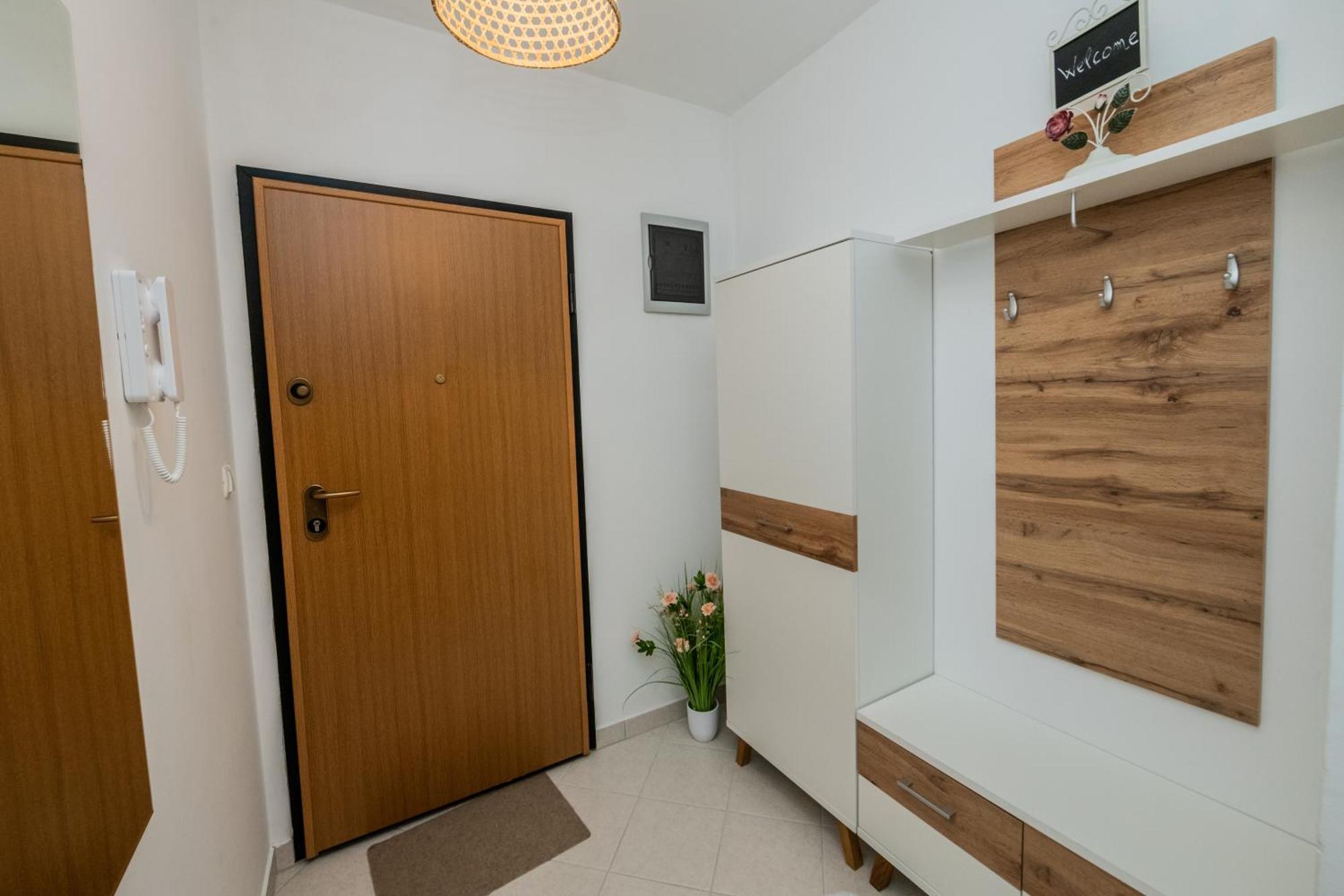 Sun Island Apartment Trogir Exterior foto